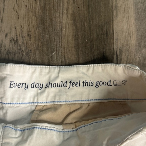 Vineyard Vines Women's White Shorts - Picture 3 of 5